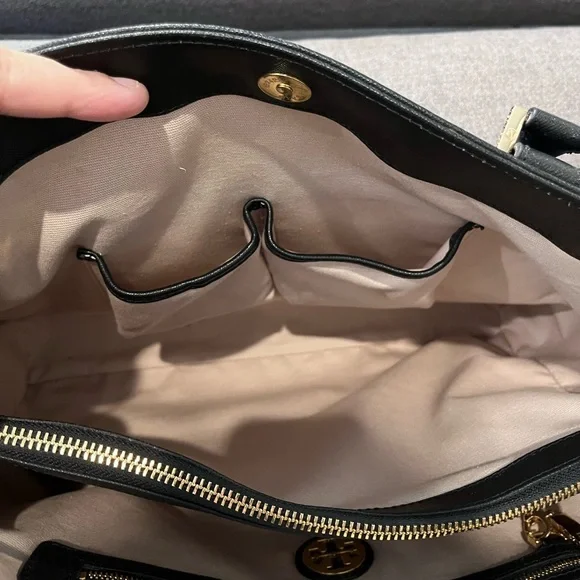 Authentic Tory Burch Large Saffiano Leather Tote - Picture 14 of 15